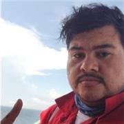 Profesor de técnico Mecánico enfocado para jóvenes que necesiten una orientación en el sector industrial y en el campo laboral